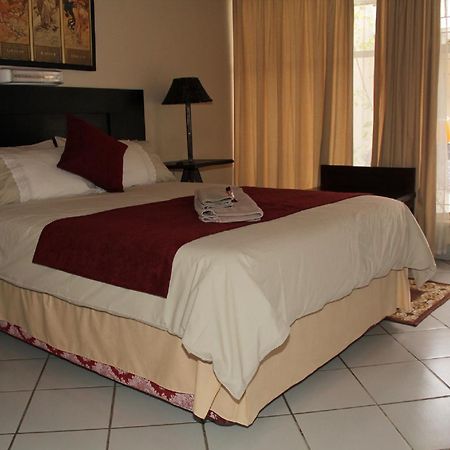 Rustenburg Guesthouse Zewnętrze zdjęcie