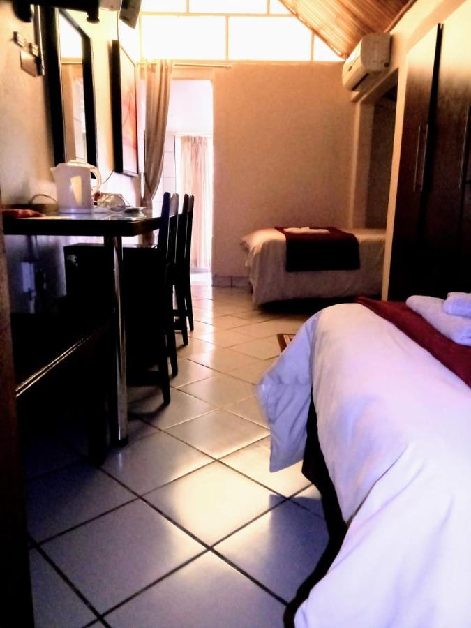 Rustenburg Guesthouse Zewnętrze zdjęcie