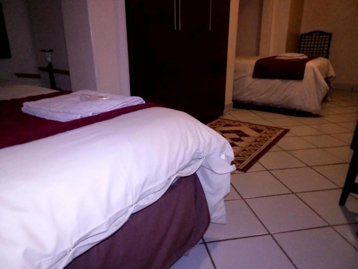 Rustenburg Guesthouse Zewnętrze zdjęcie