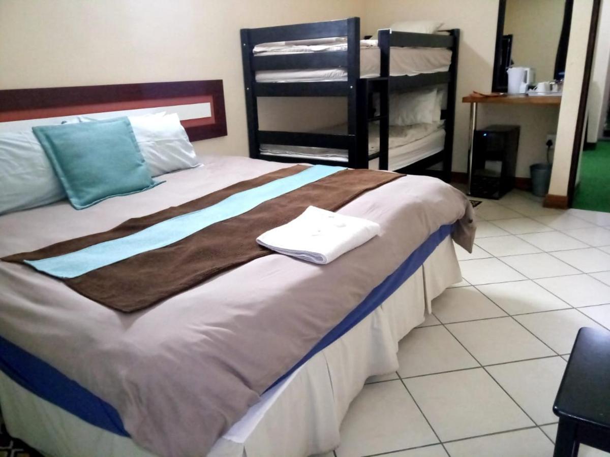 Rustenburg Guesthouse Zewnętrze zdjęcie