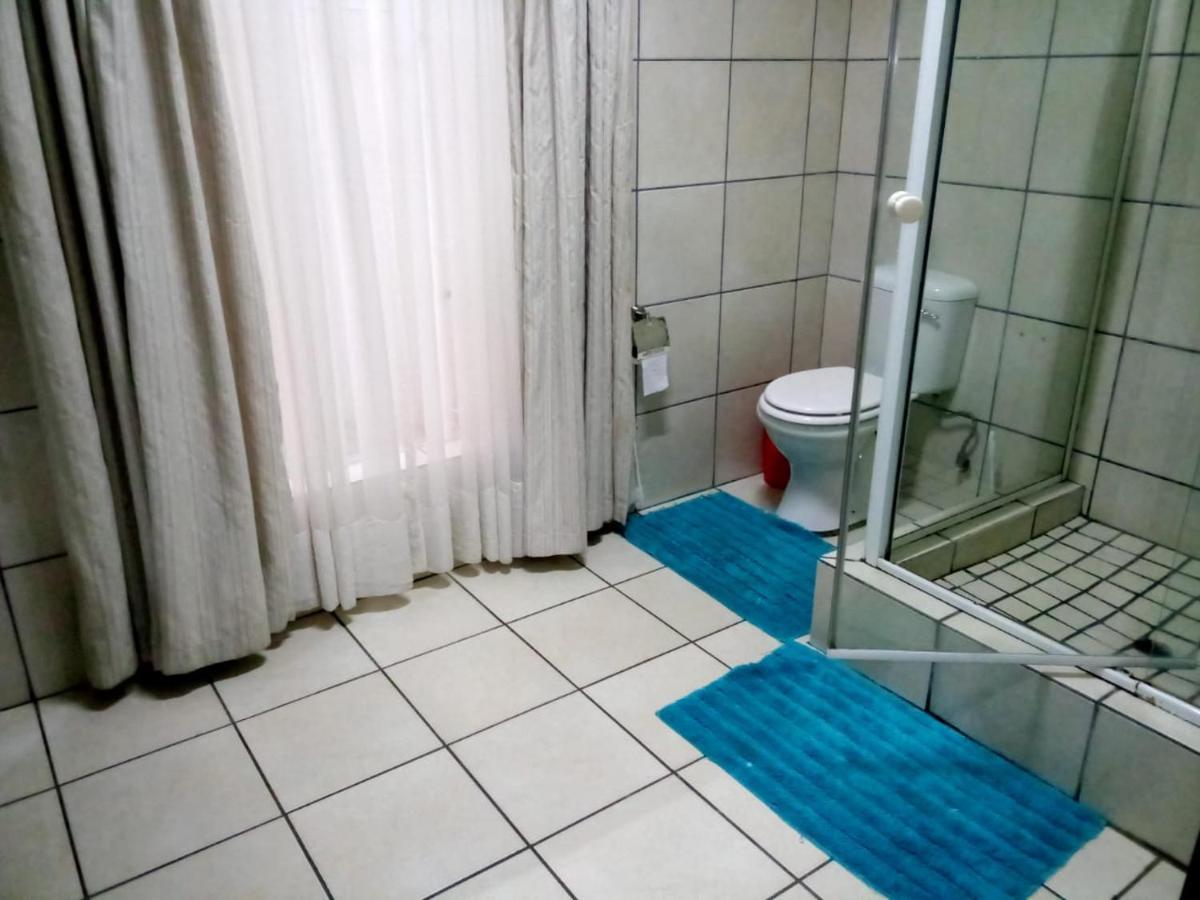 Rustenburg Guesthouse Zewnętrze zdjęcie