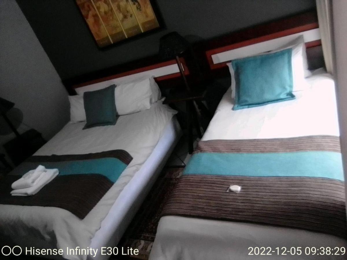 Rustenburg Guesthouse Zewnętrze zdjęcie