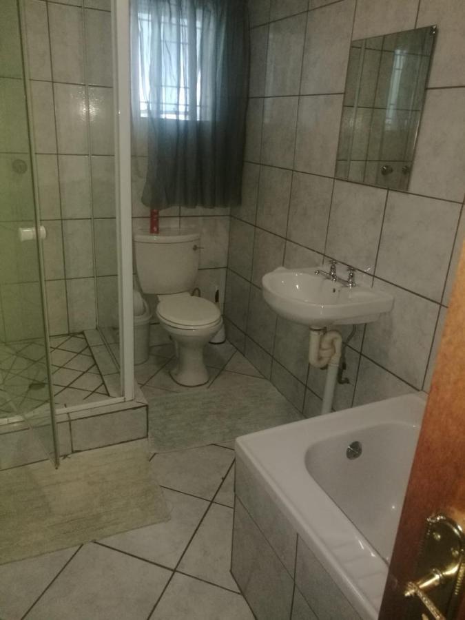 Rustenburg Guesthouse Zewnętrze zdjęcie