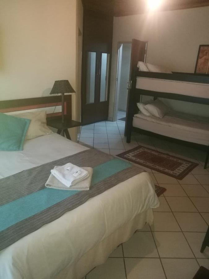 Rustenburg Guesthouse Zewnętrze zdjęcie